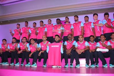 Abhishek Bachchan with his team members at the Press Meet of Jaipur Pink Panthar
