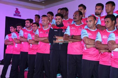 Abhishek Bachchan with his team members at the Press Meet of Jaipur Pink Panthar