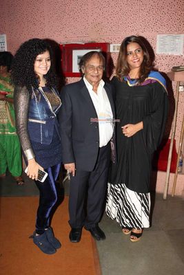Esha Deol, Zeenat Aman among dignitaries at the Convocation Ceremony of Whistling Woods International