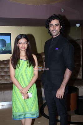 Kunal Kapoor, Radhika Apte at the Trailer Launch of 'Kaun Kitney Paani Mein'
