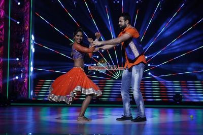 Riteish Deshmukh, Pulkit Samrat Promote Film 'Bangistan' on the Sets of Jhalak Reloaded