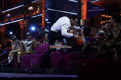 Riteish Deshmukh, Pulkit Samrat Promote Film 'Bangistan' on the Sets of Jhalak Reloaded