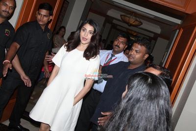 Anushka sharma Launches the New Range of Pantene Shampoo