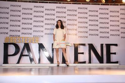 Anushka sharma Launches the New Range of Pantene Shampoo