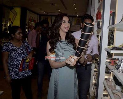 Tanisha Mukherjee, Bruna Abdullah, Elli Avram, Meenakshi Dixit, Lauren Gottlieb at Aldo - IIFA 2015 tie up promotional event