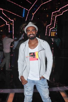 Varun Dhawan, Malaika Arora Khan, Karan Johar, Remo D'Souza at film 'ABCD 2' Promotions