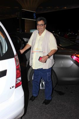 Hrithik Roshan, Sridevi, Anil Kapoor, Malaika Arora Khan, Neha Dhupia, Esha Gupta, Sonu Sood, Dia Mirza snapped leaving for IIFA 2015