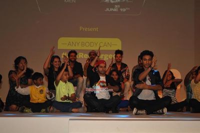 Varun Dhawan's 4D performance to promote film 'ABCD 2' in tie up with Pond's Men