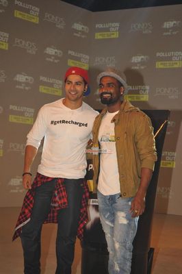 Varun Dhawan's 4D performance to promote film 'ABCD 2' in tie up with Pond's Men