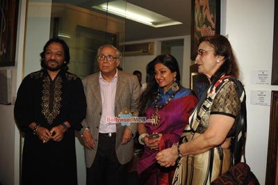 Amisha Patel, Singers Roop Kumar Rathod, Sonali Rathod at the Inauguration of a Group Art Exhibition