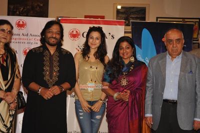 Amisha Patel, Singers Roop Kumar Rathod, Sonali Rathod at the Inauguration of a Group Art Exhibition