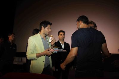 Akshay Kumar, Jacqueline Fernandez, Jackie Shroff, Siddharth Malhotra at film 'Brothers' Trailer Launch