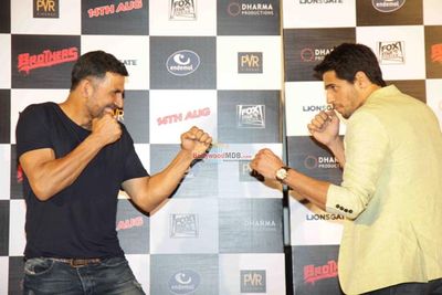 Akshay Kumar, Jacqueline Fernandez, Jackie Shroff, Siddharth Malhotra at film 'Brothers' Trailer Launch