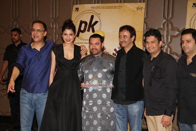 Amitabh Bachchan, Aamir khan, Kangana Ranaut, Anushka Sharma, Deepika Padukone among other Bolly Celebs at the Success Party of Film 'PK'