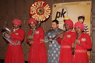 Amitabh Bachchan, Aamir khan, Kangana Ranaut, Anushka Sharma, Deepika Padukone among other Bolly Celebs at the Success Party of Film 'PK'