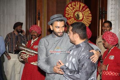 Amitabh Bachchan, Aamir khan, Kangana Ranaut, Anushka Sharma, Deepika Padukone among other Bolly Celebs at the Success Party of Film 'PK'