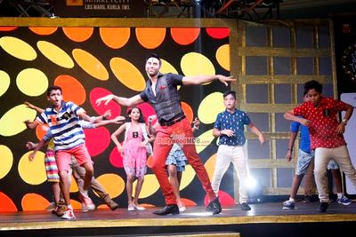 Malaika Arora Khan, Aditi Govitrikar, Vahbiz Mehta, Sandip Soparrkar, Amrita Raichand, Amy Billimoria and Alesia Raut at Grand Finale of Shine Young 2015 Kids Fashion Show