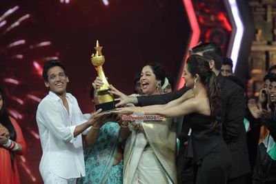 Malaika Arora Khan, Karan Johar, Kirron Kher, winner Manik Paul at 'India's Got Talent' Season 6 Grand Finale