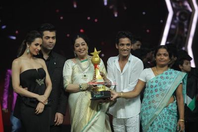 Malaika Arora Khan, Karan Johar, Kirron Kher, winner Manik Paul at 'India's Got Talent' Season 6 Grand Finale