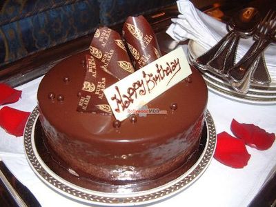 Veena Malik celebrates her 31st birthday with husband Asad Bashir and son Abram