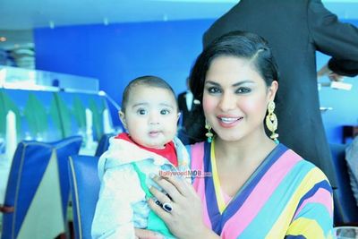 Veena Malik celebrates her 31st birthday with husband Asad Bashir and son Abram