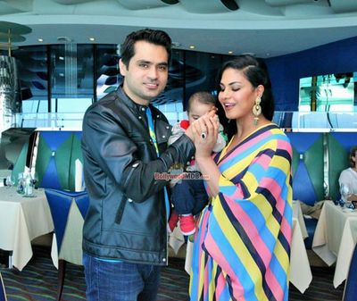 Veena Malik celebrates her 31st birthday with husband Asad Bashir and son Abram