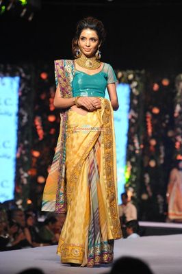 Aamir Khan & Sonakshi Sinha among Bolly Celebs walk the ramp at the 10th Annual Caring with Style Fashion Show