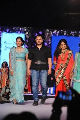 Aamir Khan & Sonakshi Sinha among Bolly Celebs walk the ramp at the 10th Annual Caring with Style Fashion Show