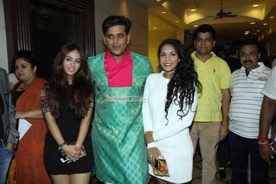 Ravi Kishan and Shinjini Kulkarni perform during the Holi celebration on Big Magic Gana Channel and promotion of his upcoming movie