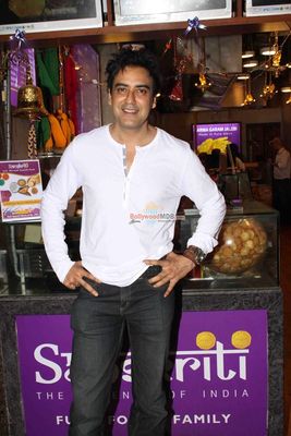 Veteran music director Pyarelal inaugurates Sanskriti restaurant