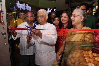 Veteran music director Pyarelal inaugurates Sanskriti restaurant