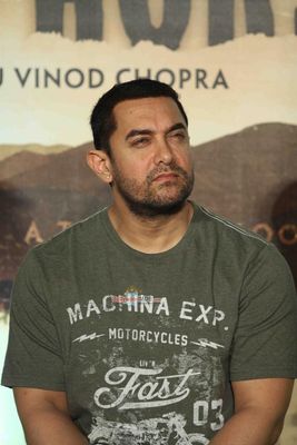 Amitabh Bachchan and Aamir Khan at the trailer launch of Vidhu Vinod Chopra's maiden Hollywood film