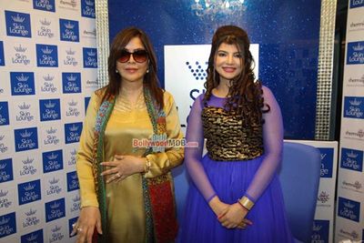 Zeenat Aman at the Launch of Dr. Simple Aher's new clinic, Skin Lounge