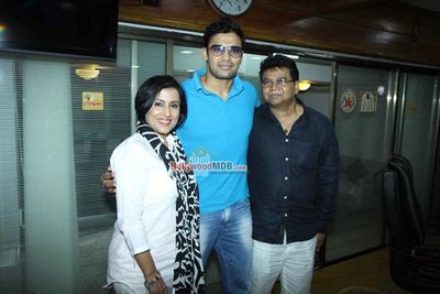 Bollywood Celebs at the launch of singer Madhushree's album Bawara Na Ban