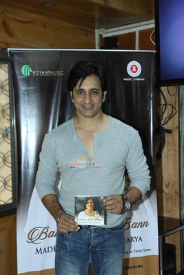 Bollywood Celebs at the launch of singer Madhushree's album Bawara Na Ban