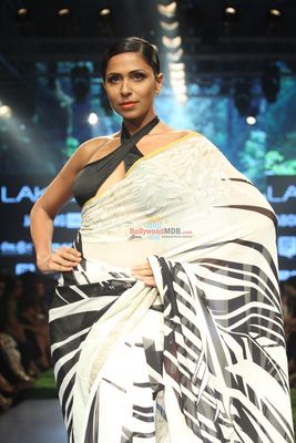 Gauri Khan walks the ramp as showstopper for Satya Paul show at Lakme Fashion Week Summer/Resort 2015