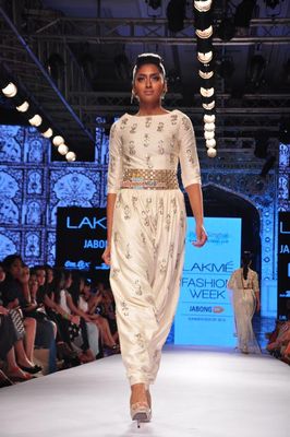 Tamannaah Bhatia walks the ramp as showstopper for Payal Singhal show at Lakme Fashion Week Summer/Resort 2015