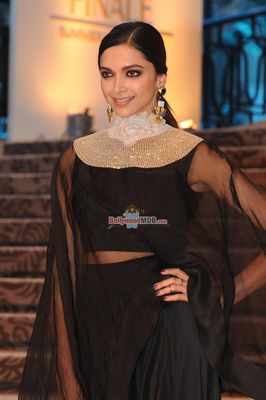 Bollywood Celebs at designer Anamika Khanna's show at Lakme Fashion Week Summer/Resort 2015 Grand Finale