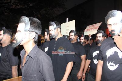 Akshay Kumar and Shruti Haasan at film 'Gabbar Is Back' trailer launch in Mumbai