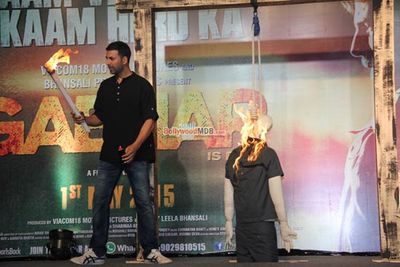Akshay Kumar and Shruti Haasan at film 'Gabbar Is Back' trailer launch in Mumbai