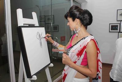 Pooja Batra and Deepti Bhatnagar among Bolly Celebs at art preview of artist Rekha Rana in Mumbai