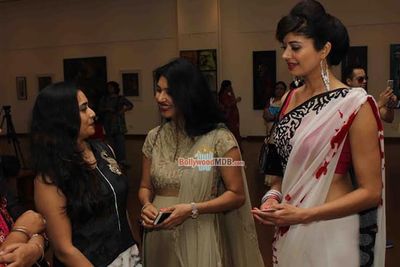 Pooja Batra and Deepti Bhatnagar among Bolly Celebs at art preview of artist Rekha Rana in Mumbai