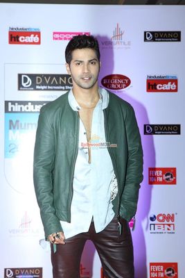 Aishwarya Rai, Deepika Padukone, Sonam Kapoor, Sonakshi Sinha among Bolly Celebs at the Hindustan Times Mumbai's Most Stylish 2015 Awards