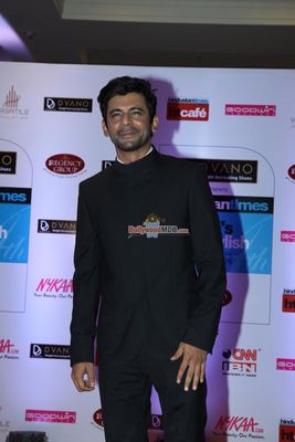 Aishwarya Rai, Deepika Padukone, Sonam Kapoor, Sonakshi Sinha among Bolly Celebs at the Hindustan Times Mumbai's Most Stylish 2015 Awards