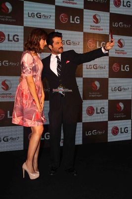 Anil Kapoor and Nargis Fakhri launch LG G Flex2 mobile phones