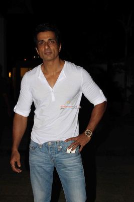 Aamir Khan, Priyanka Chopra, Vidya Balan, Shraddha Kapoor, Varun Dhawan among Bolly Celebs at Kangana Ranaut hosted Party