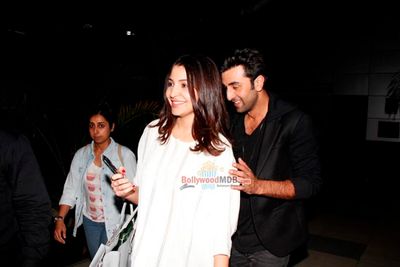 Ranbir Kapoor & Anushka Sharma Snapped at Mumbai Domestic Airport