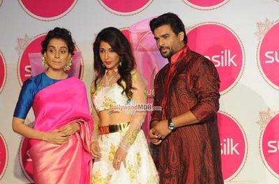 Kangana Ranaut and R. Madhavan with Performance by Nooran Sisters at film 'Tanu Weds Manu Returns' Sangeet Party