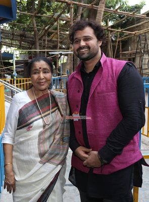 Asha Bhosle along with Music Director Mudasir Ali Snapped at Song Recording
