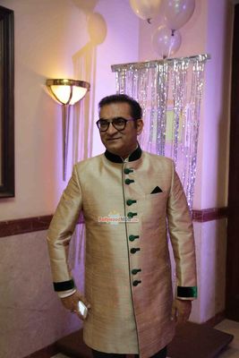 Bolly & Music Industry Celebs at Singer Abhijeet Bhattacharya's Wedding Anniversary